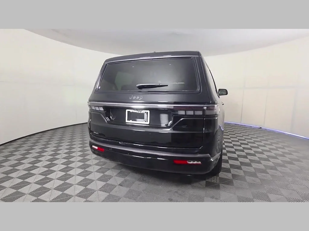 New 2026 High Gloss Black Exterior Paint Jeep Limited Altitude image 30