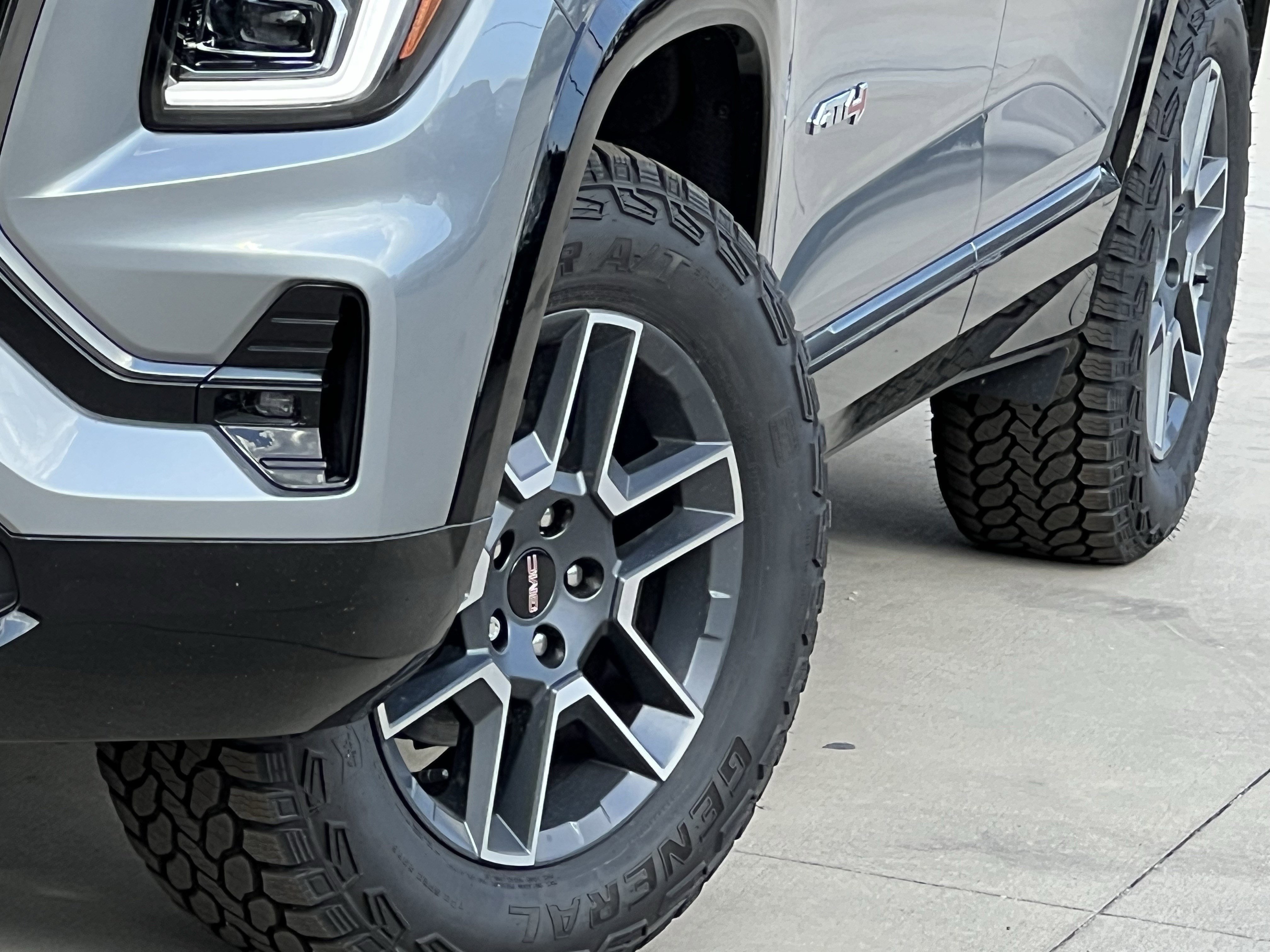 2026 GMC Terrain AT4 - Photo 7
