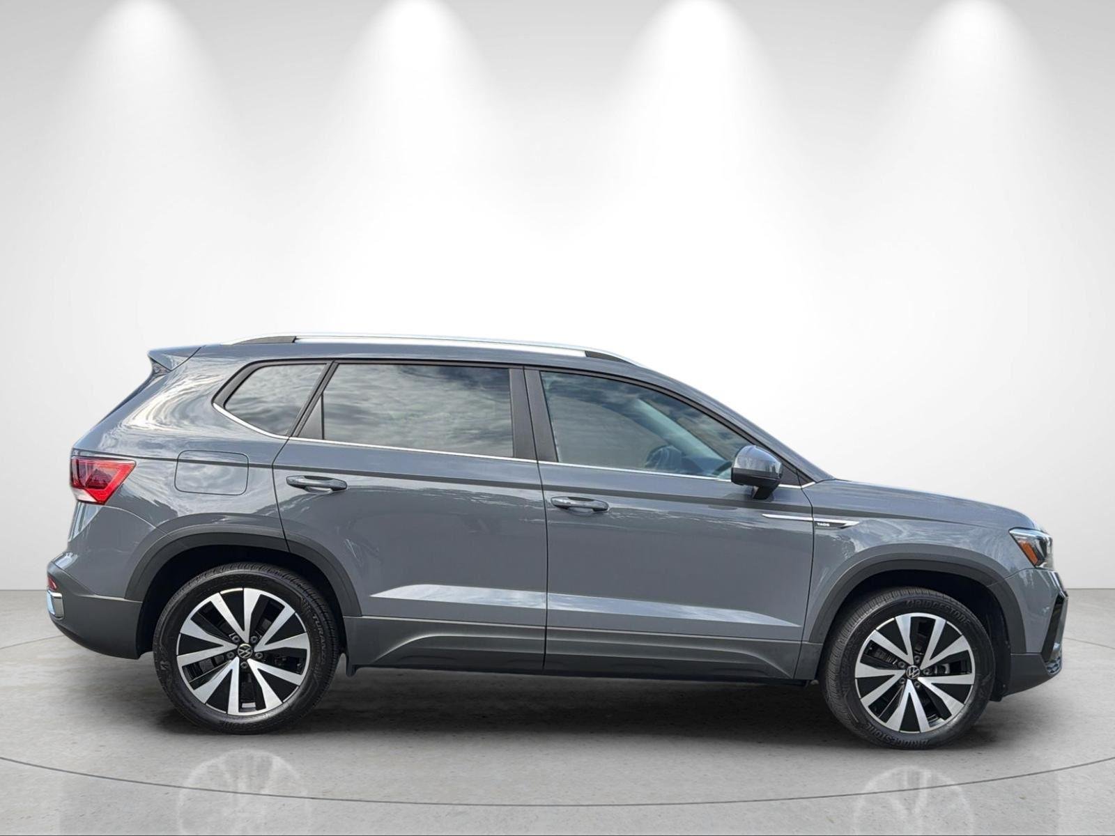 Used 2023 Pure Gray Volkswagen SE image 6