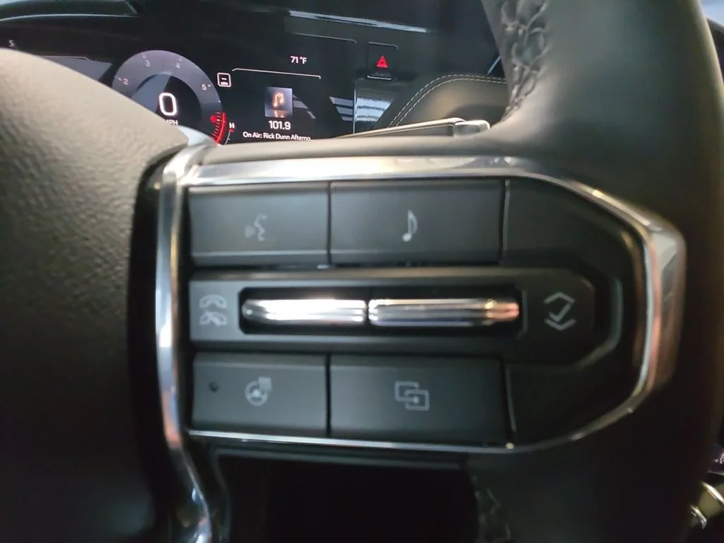 Used 2025 Black GMC Elevation image 19