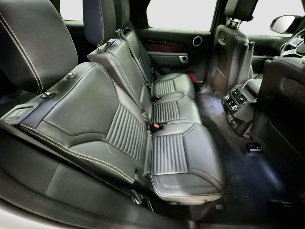 Used 2025 White Land Rover S image 28