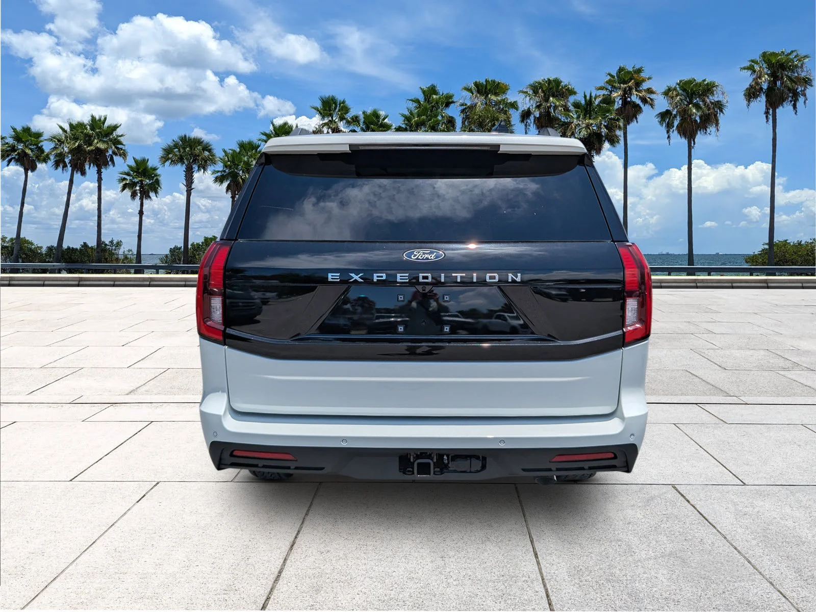 New 2027 Star White Metallic Tri-Coat Ford Active image 6