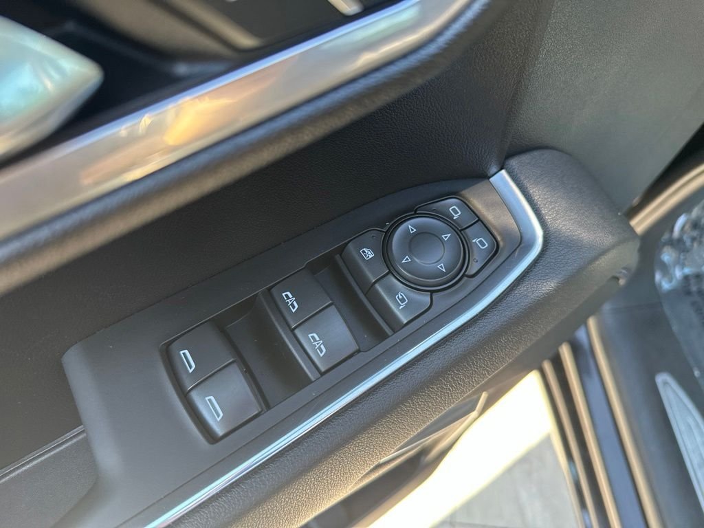 2025 GMC Sierra 1500 SLT - Photo 13