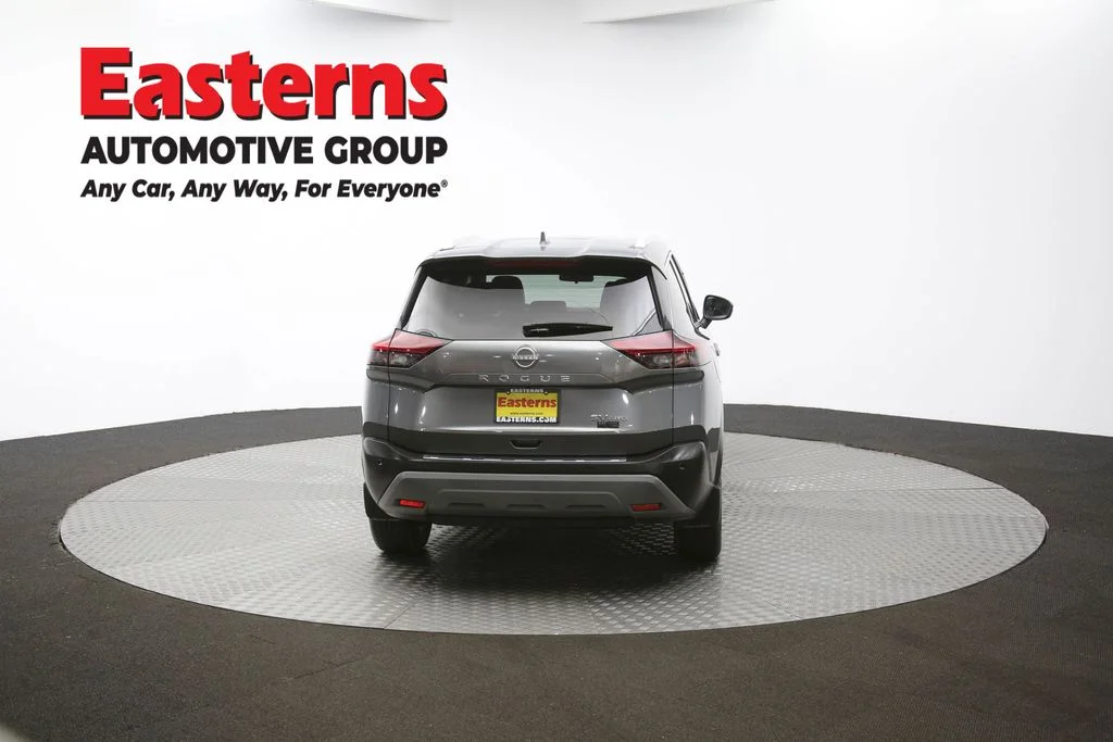 Used 2022 Gray Nissan SV image 36