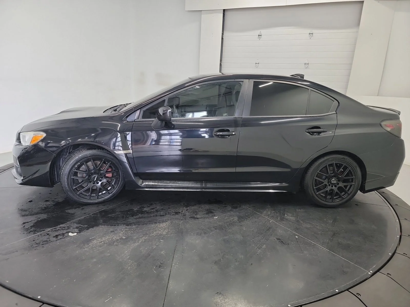 Used 2016 Crystal Black Silica Subaru Base image 4
