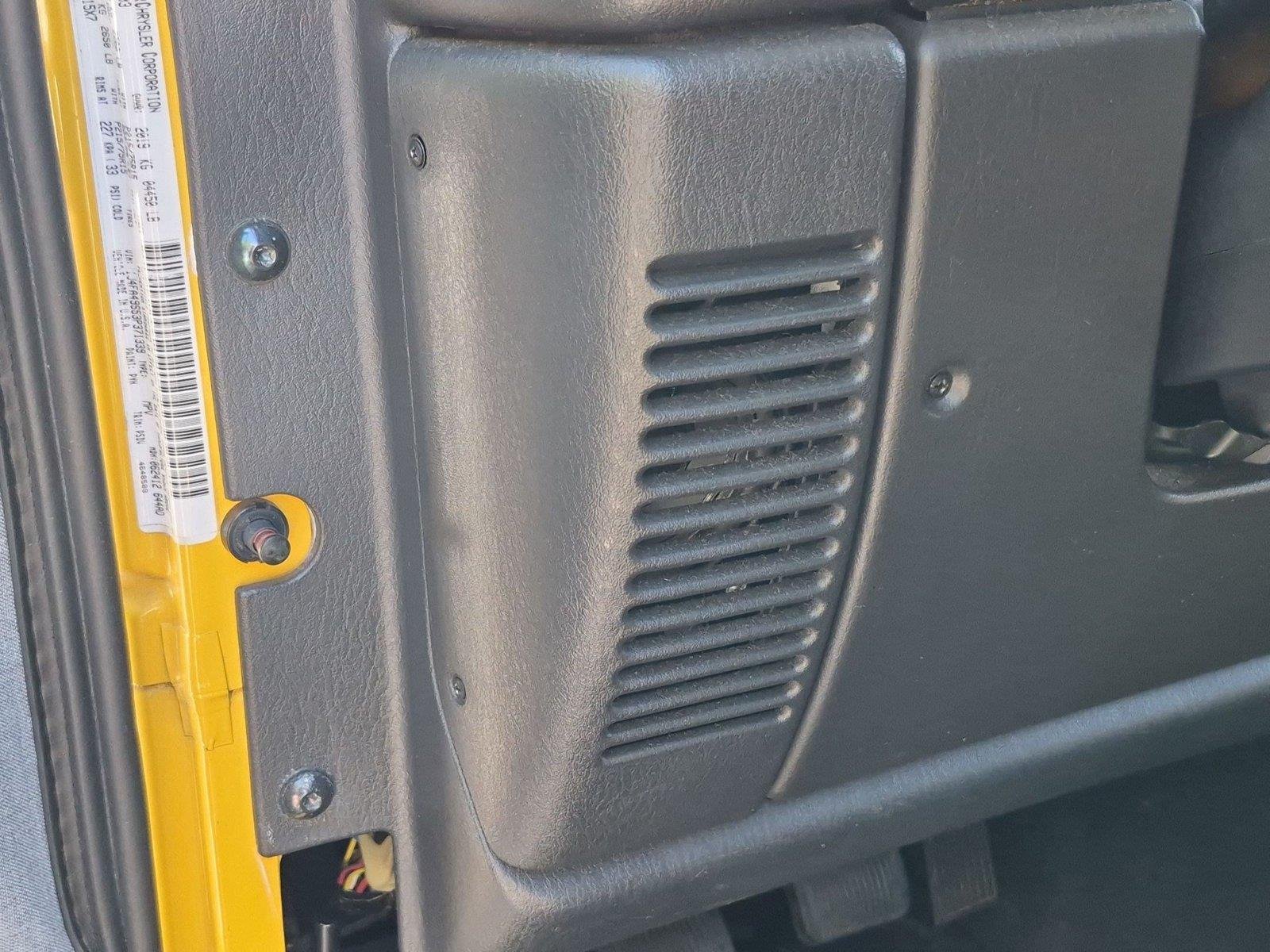 Used 2003  Jeep Sport image 15