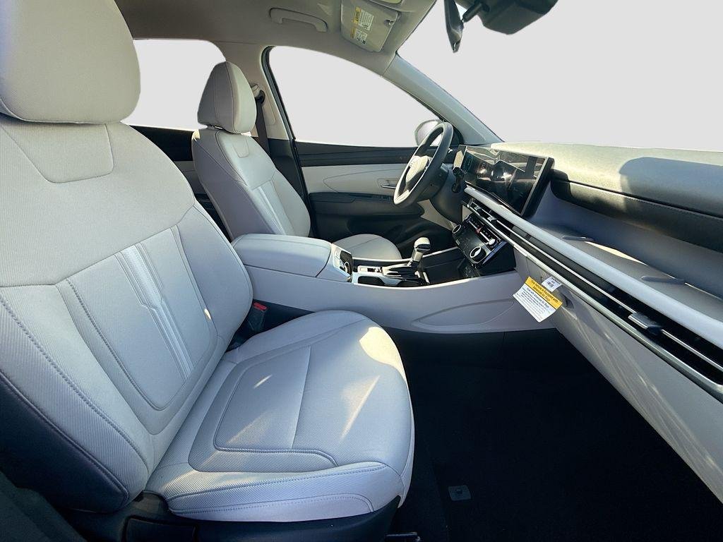 New 2026 Shimmering Silver Hyundai SEL FWD image 21