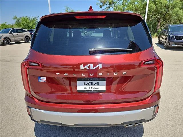 Used 2024 Dawning Red KIA S Front-Wheel Drive image 2