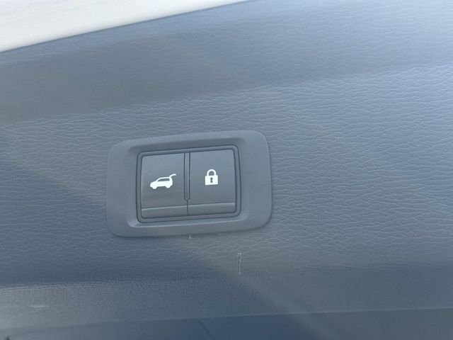 Used 2024  Mitsubishi SE image 15