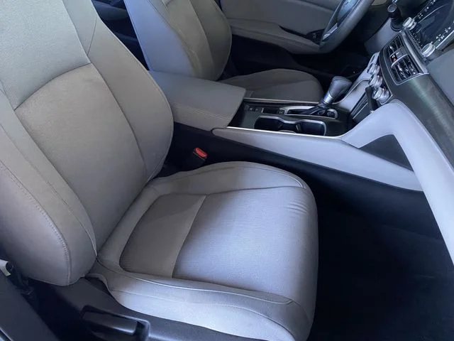 2018 Honda Accord LX - Photo 9