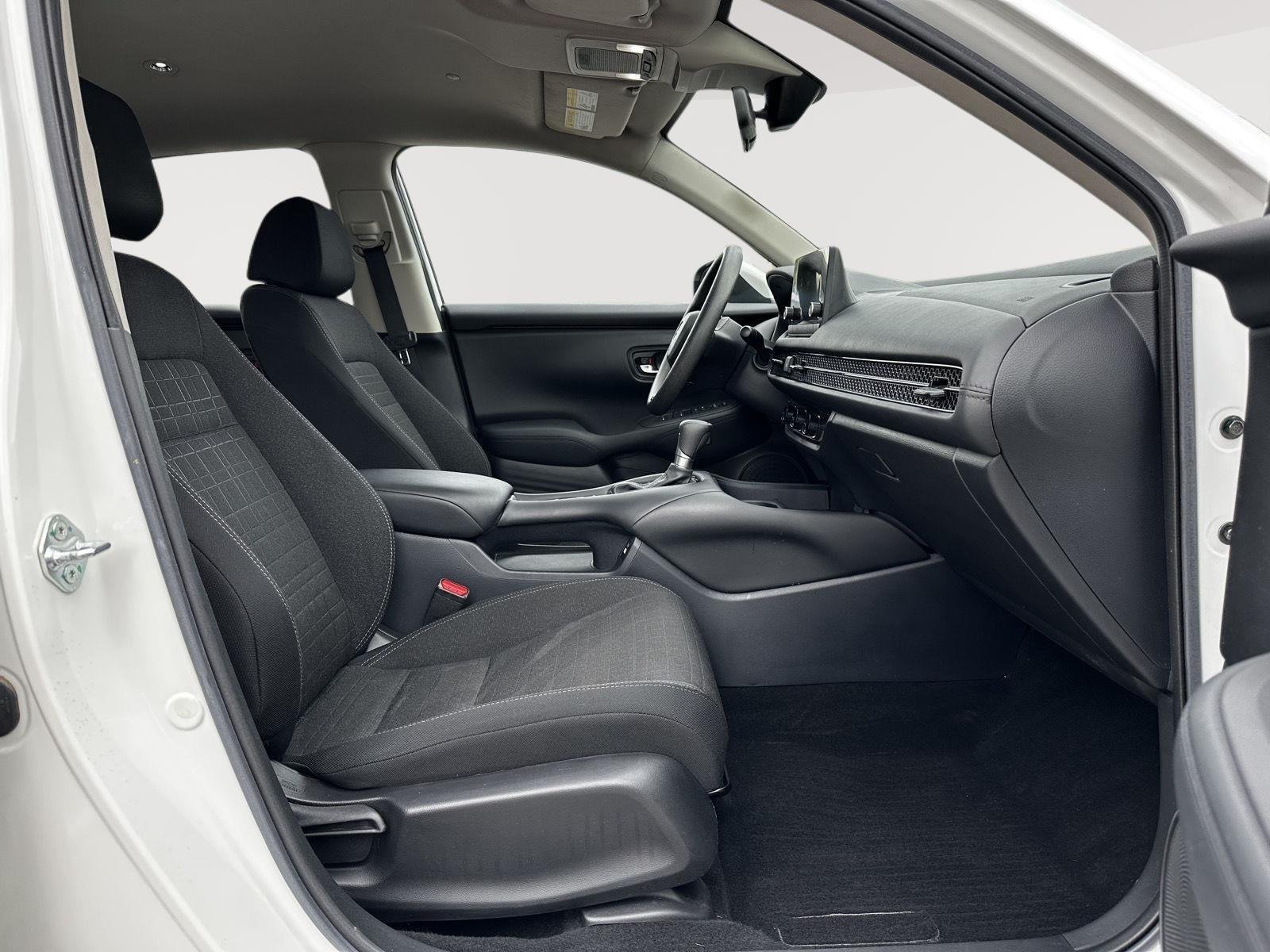 Used 2023 Platinum White Pearl Honda LX image 23
