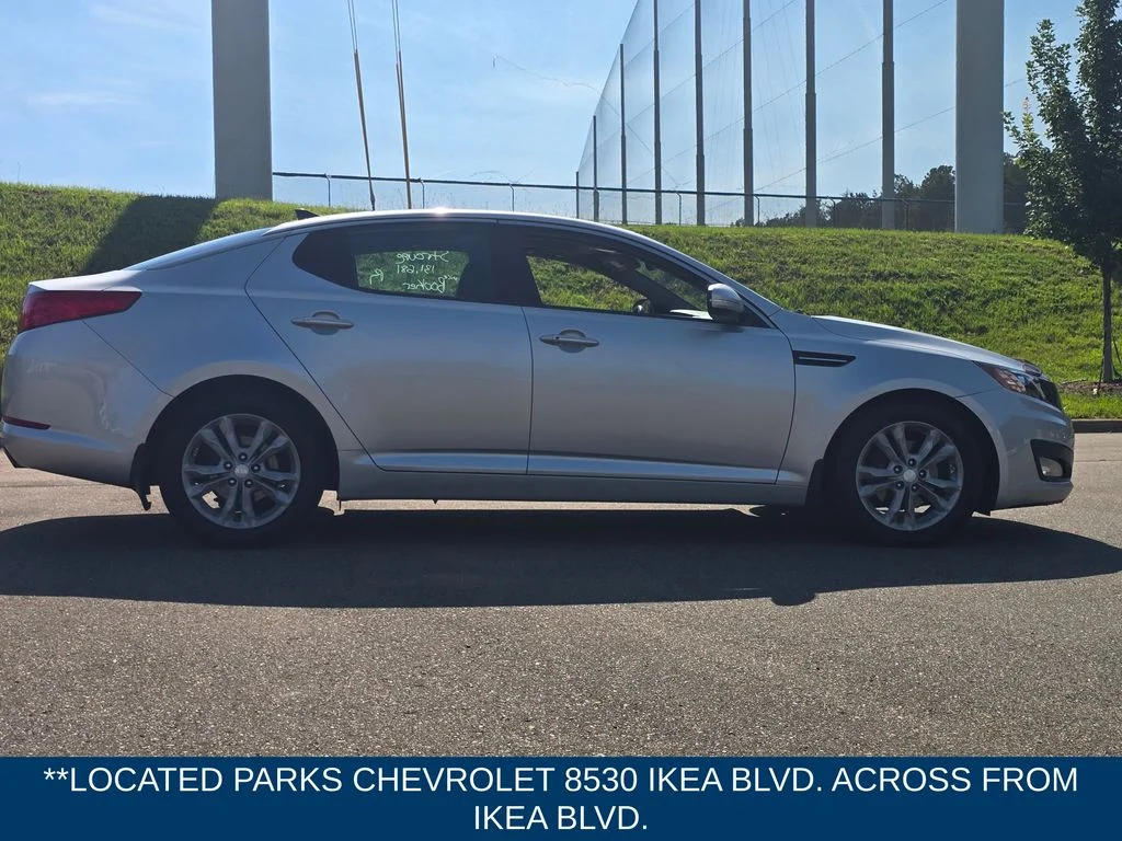 Used 2013 Silver Kia EX image 2