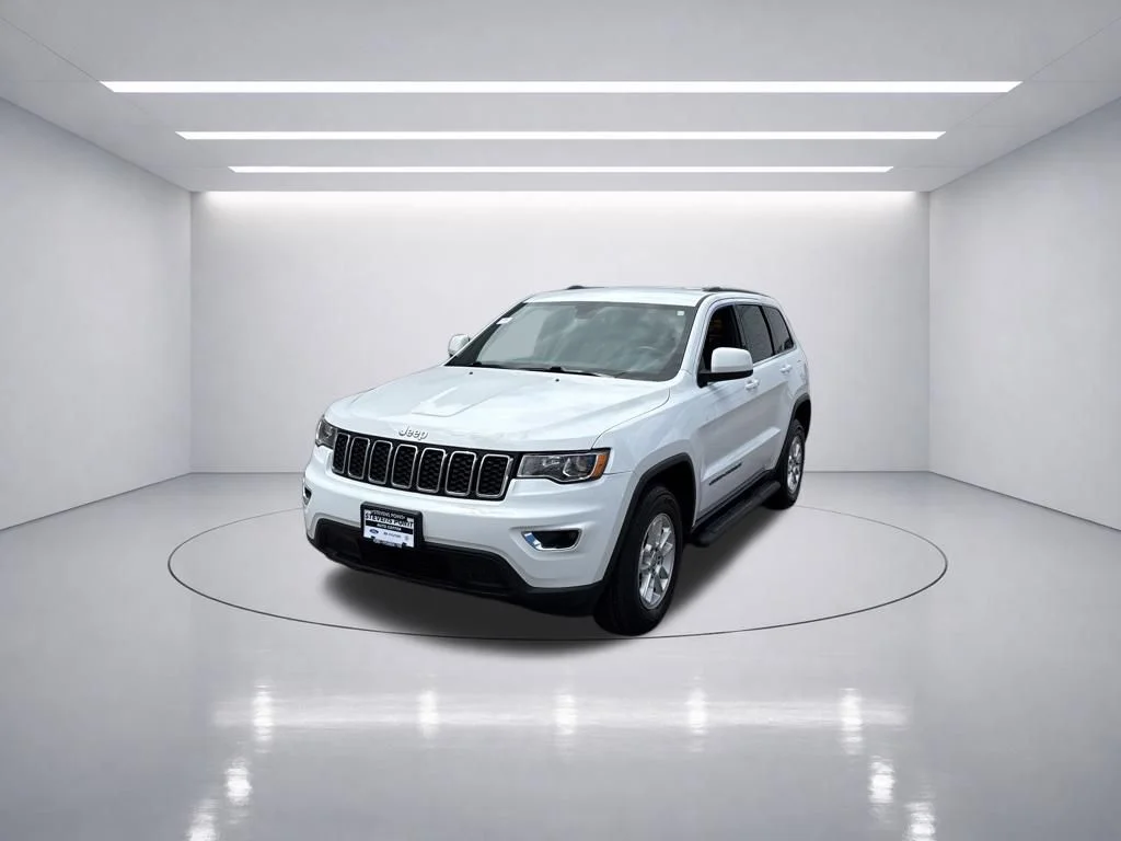 Used 2020 Bright White Clearcoat Jeep Laredo image 3