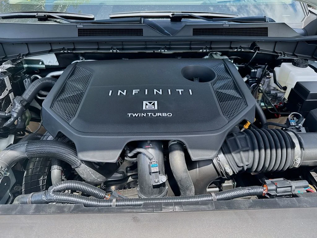 New 2026 RADIANT WHITE INFINITI Luxe 2WD image 33