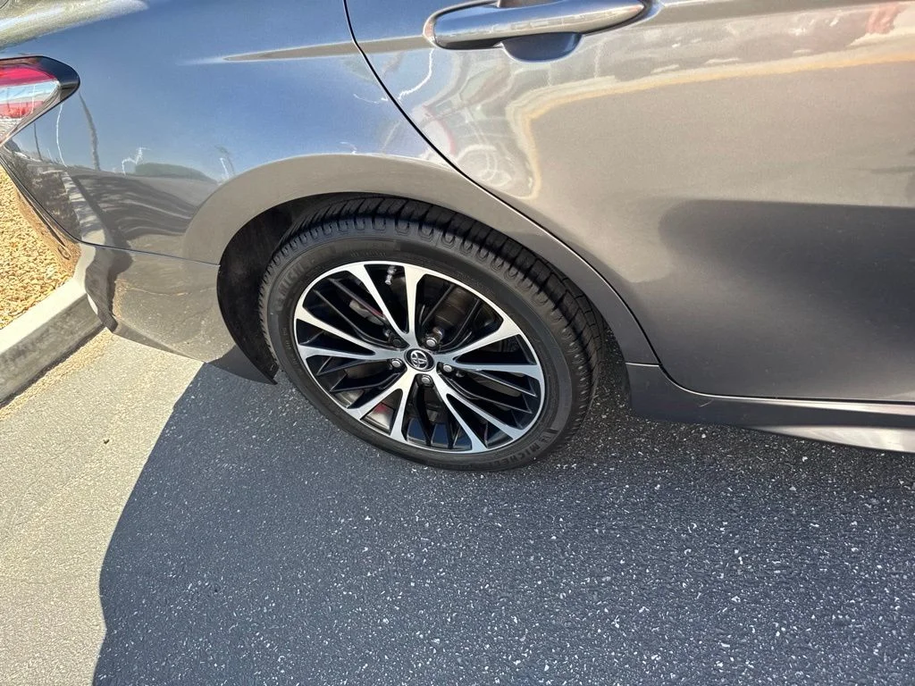 Used 2018 Gray Toyota SE image 21