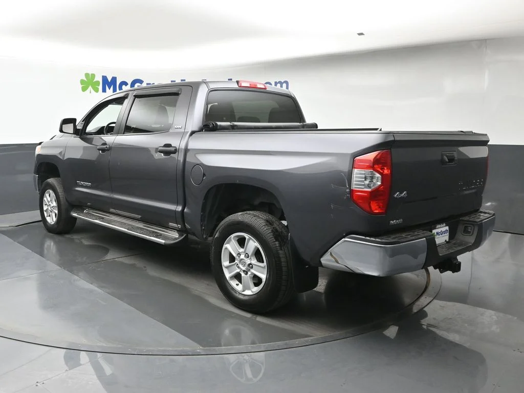 Used 2017 Gray Toyota SR5 image 25