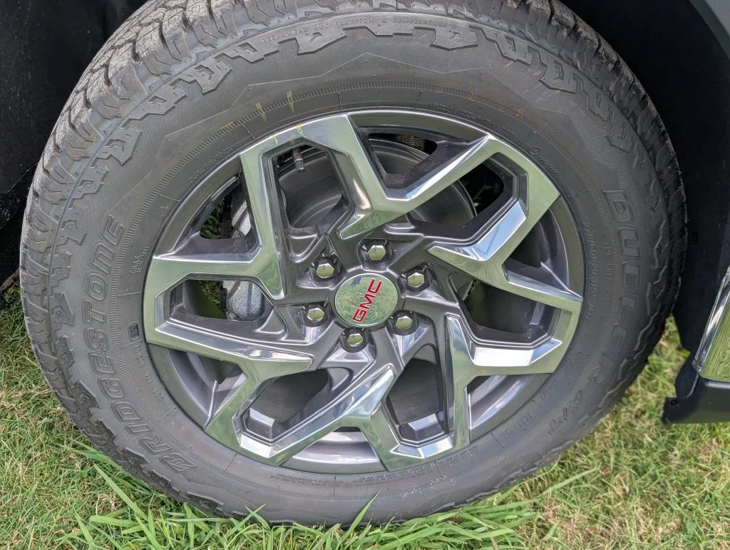 2026 GMC Sierra 1500 SLT - Photo 12