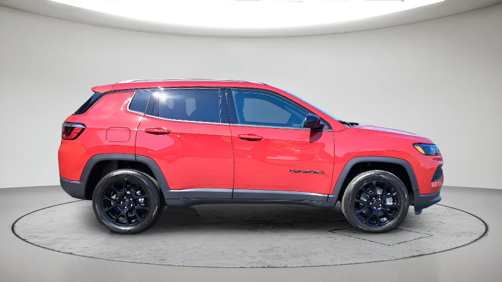 New 2026 Red Hot Pearlcoat Jeep Latitude image 2