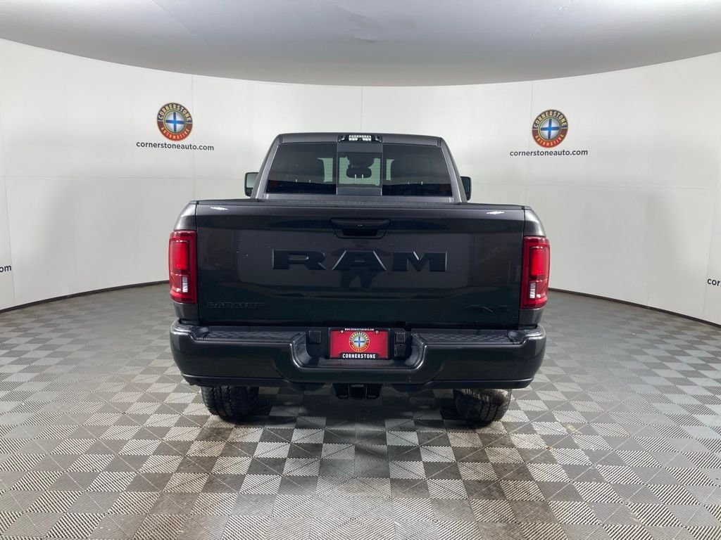 New 2026 Granite Crystal Metallic Clear-Coat Exterior Paint RAM Laramie image 23