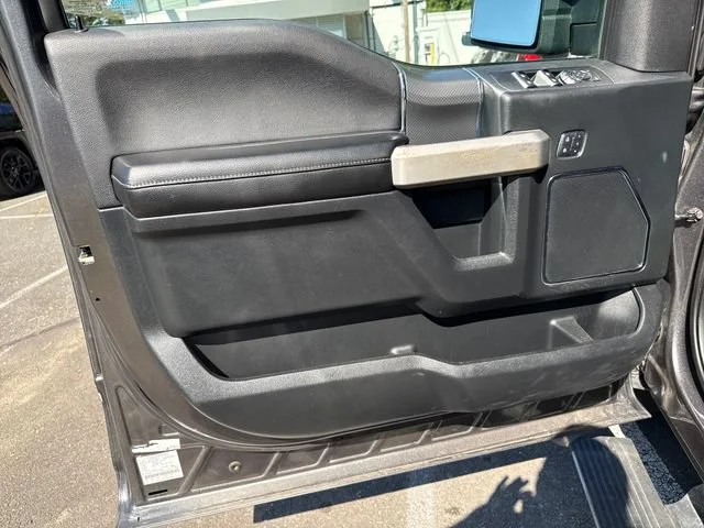 Used 2015 Magnetic Metallic Ford XLT image 15