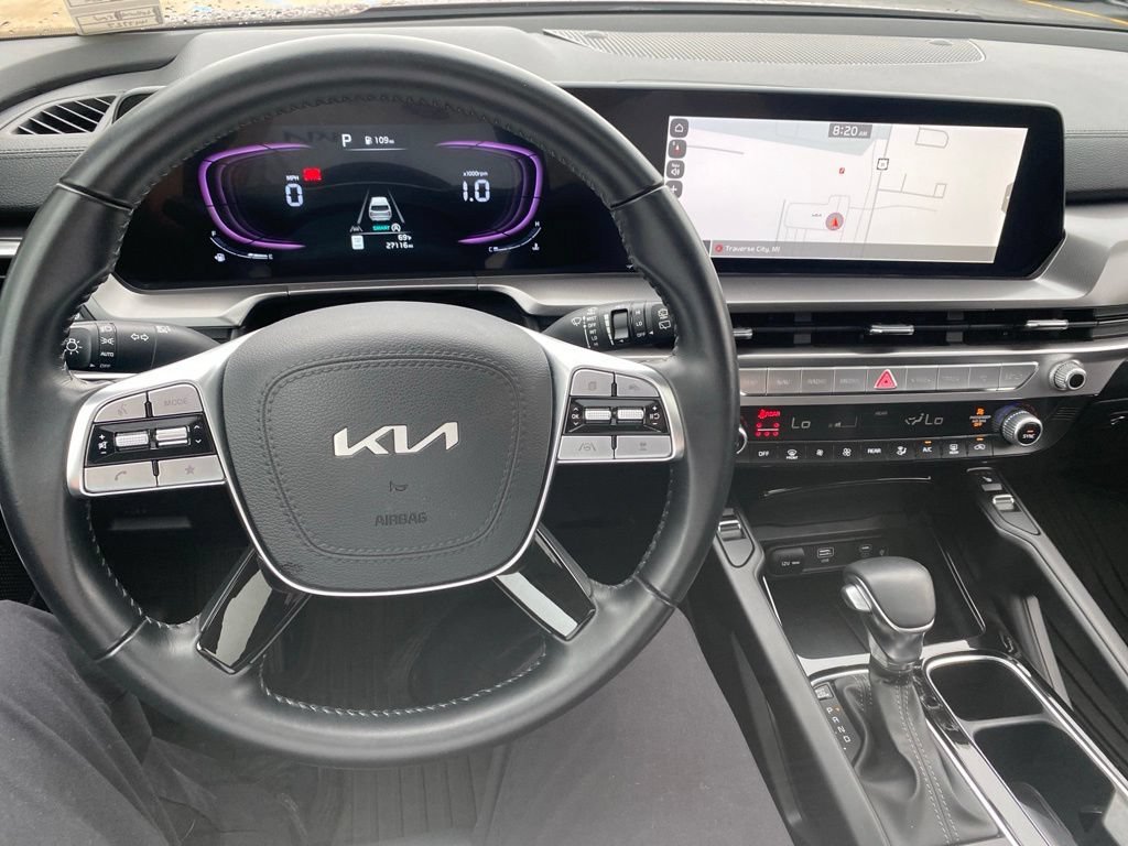 Used 2024 Dawning Red Kia S image 31