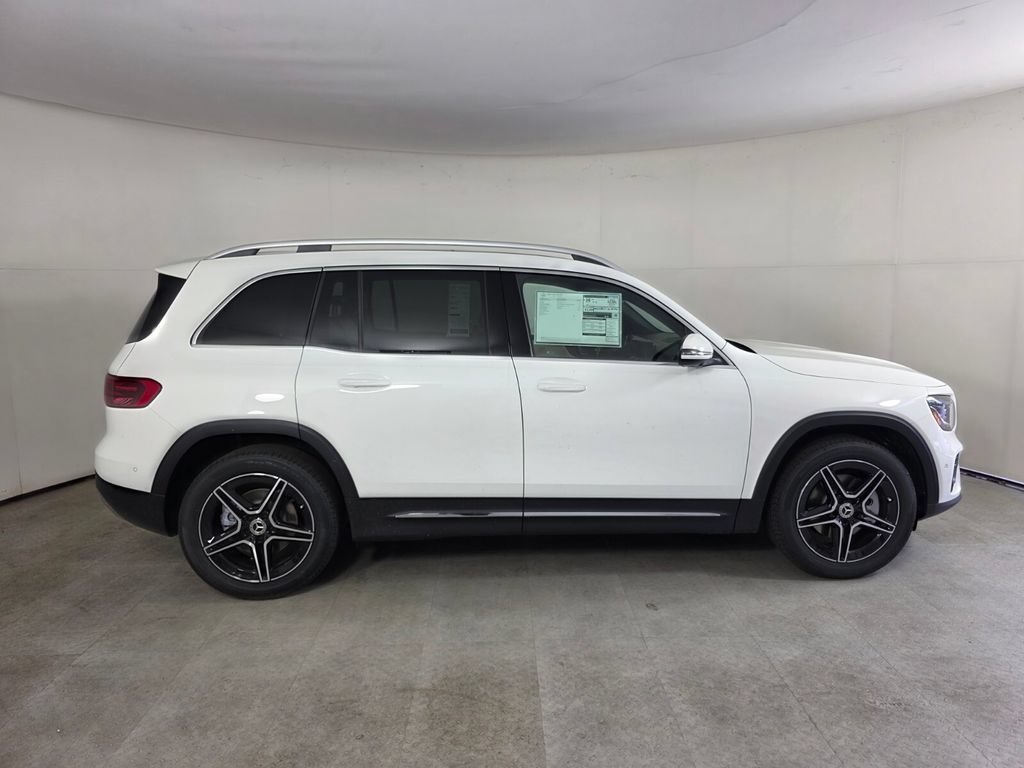 New 2026 Polar White Mercedes-Benz GLB 250 image 19