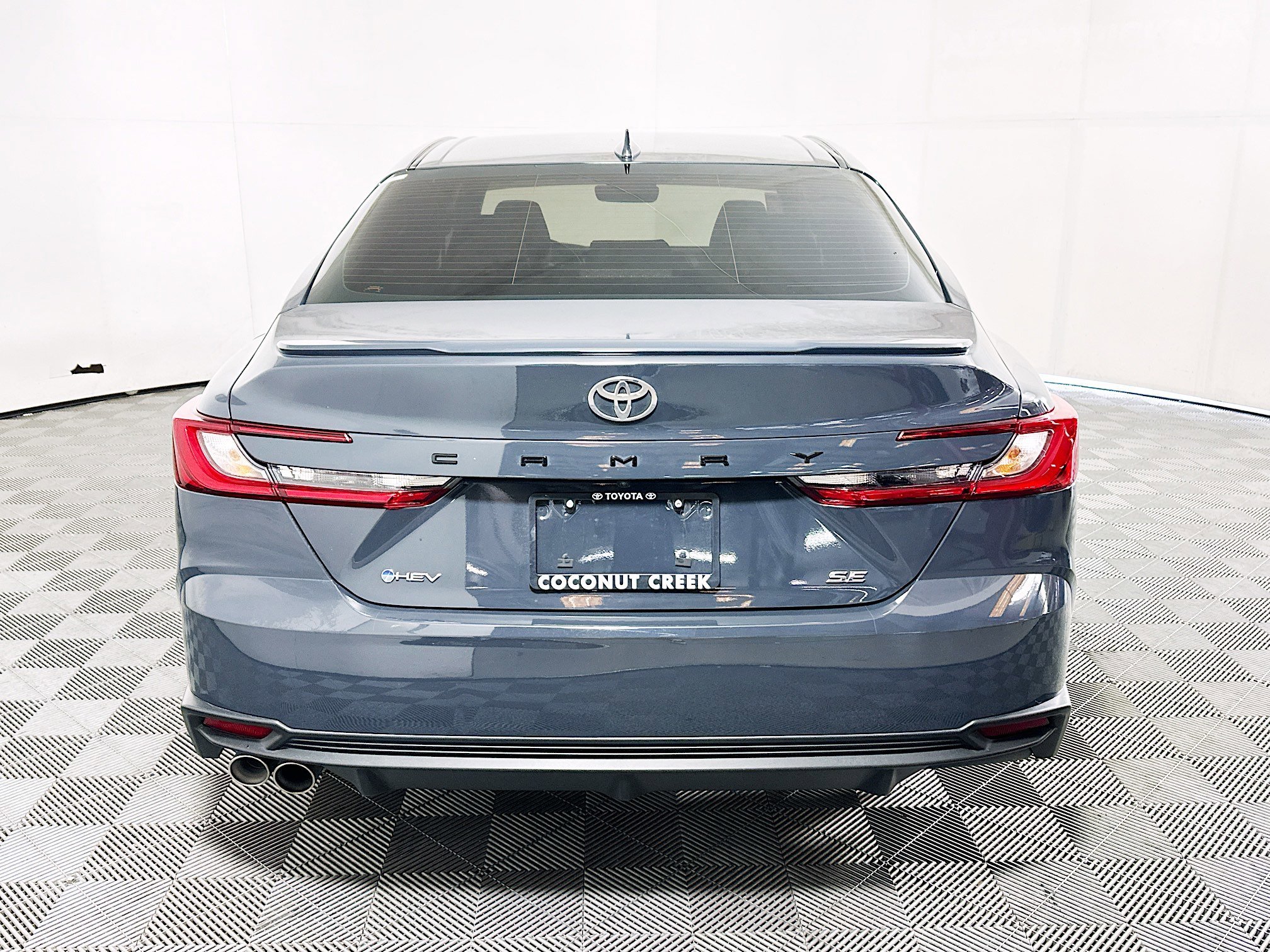 2025 Toyota Camry thumbnail 6