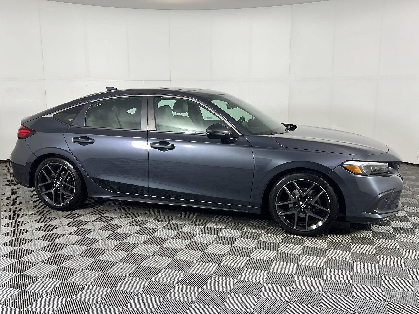 Used 2023 Meteorite Gray Metallic Honda Sport Touring image 3