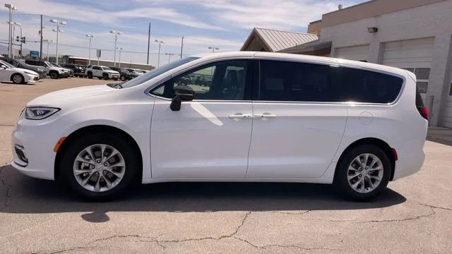 Used 2026 White Chrysler Limited image 6