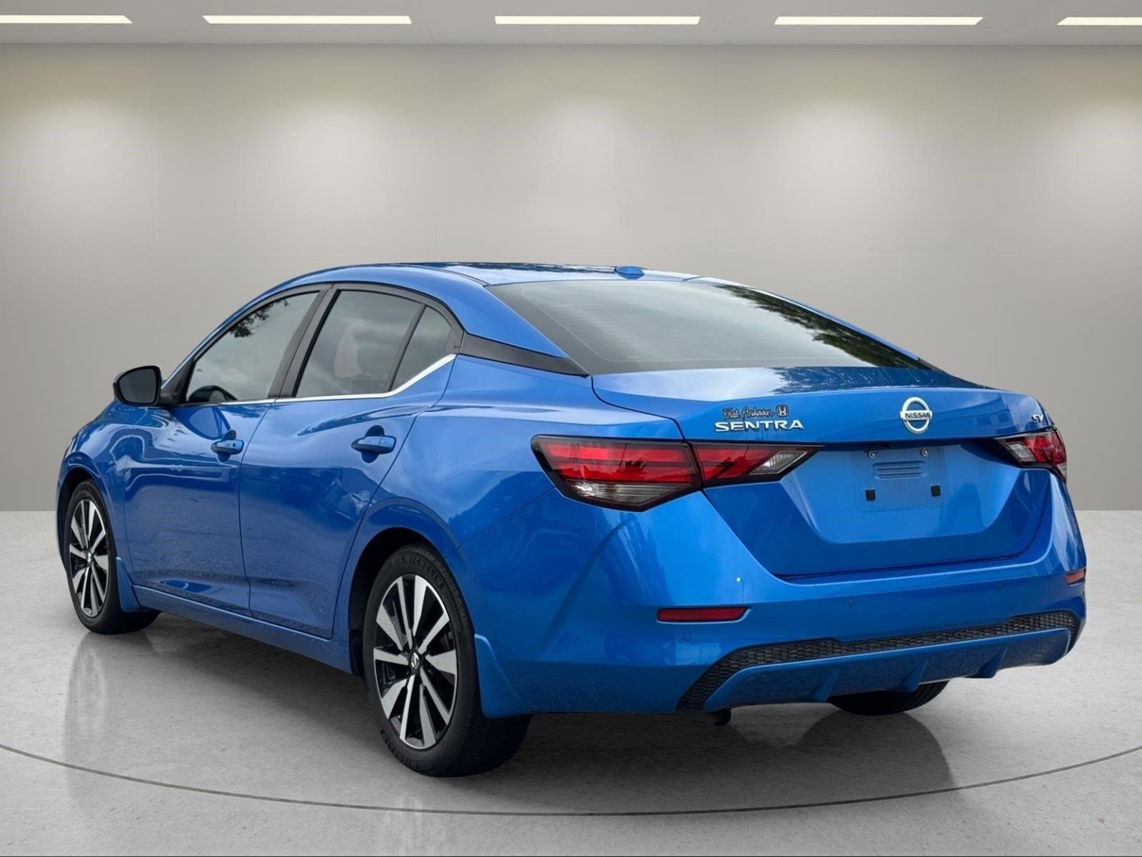 Used 2021 Electric Blue Metallic Nissan SV image 3