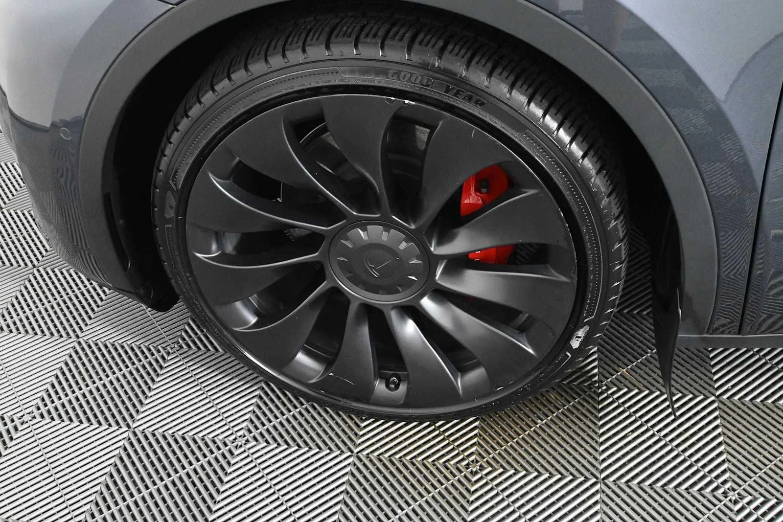 Used 2022  Tesla Performance image 28
