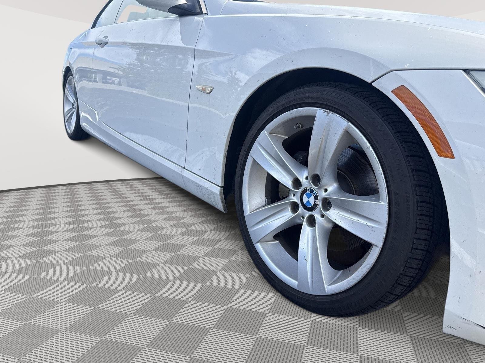 Used 2011 Alpine White BMW 328i image 17
