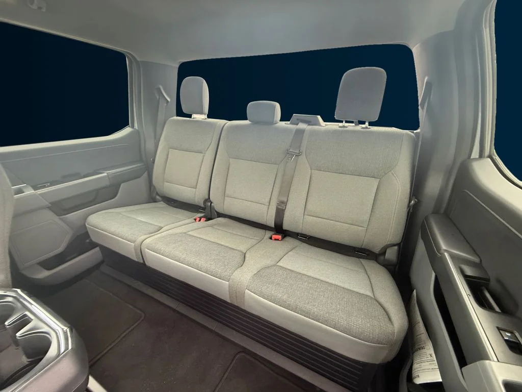 Used 2025 Silver Ford XLT image 16