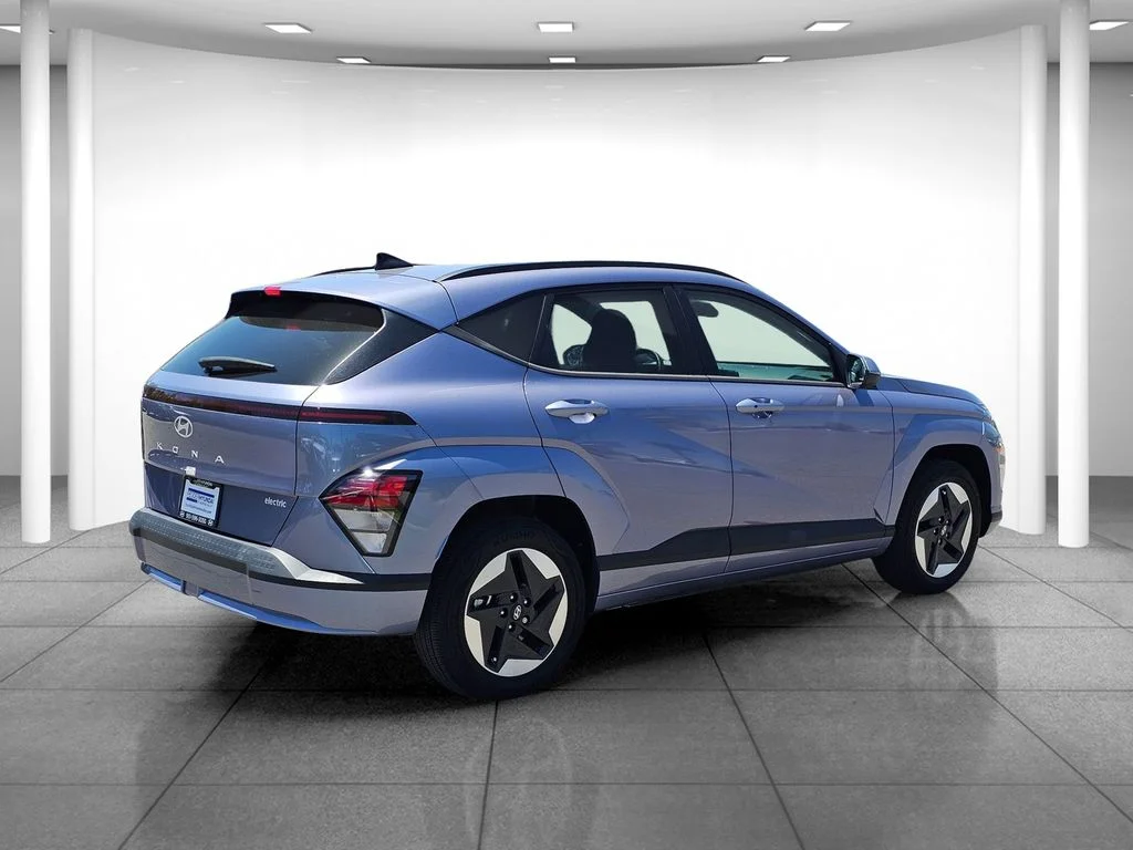 Used 2024 Blue Hyundai SEL image 5