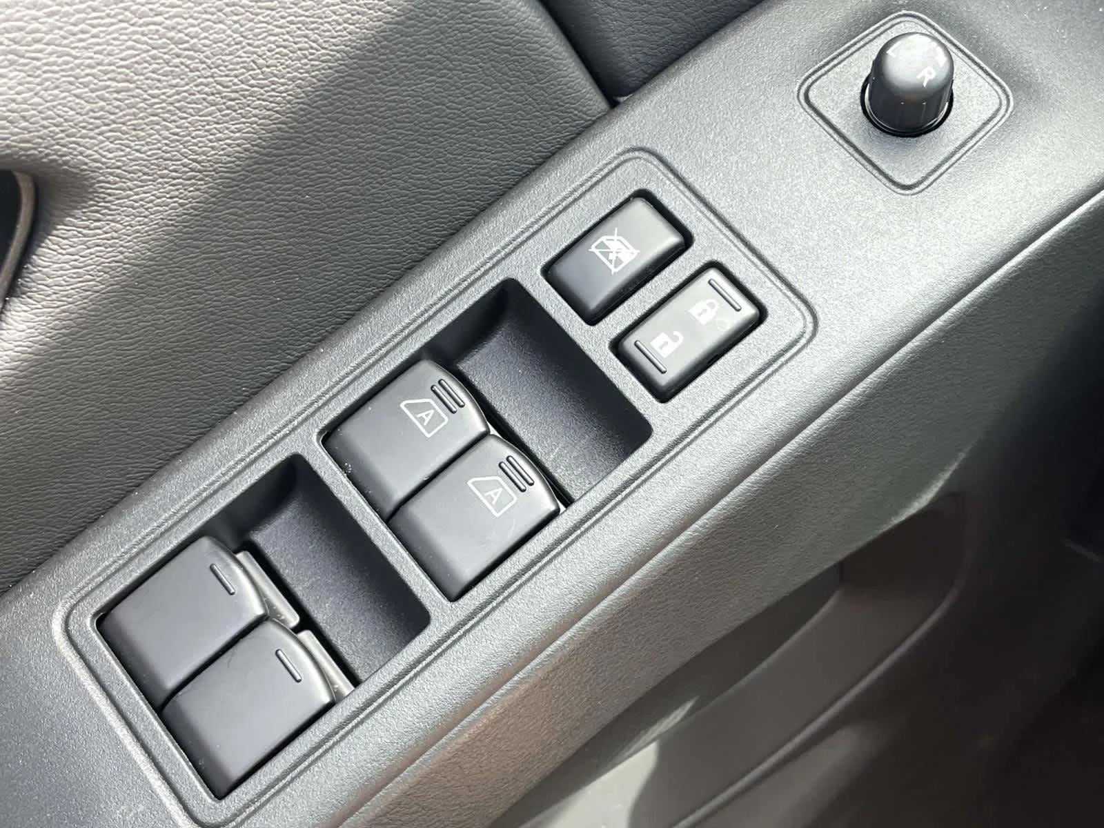New 2026 Boulder Gray Pearl Nissan SV image 28