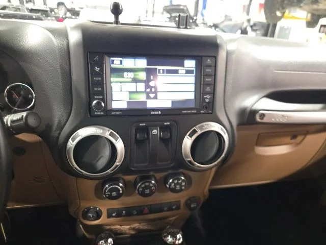 Used 2013 Black Jeep Rubicon image 15