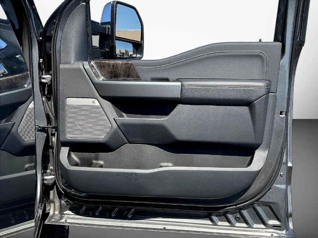 New 2027 Carbonized Gray Metallic Ford F-250® Lariat® image 37