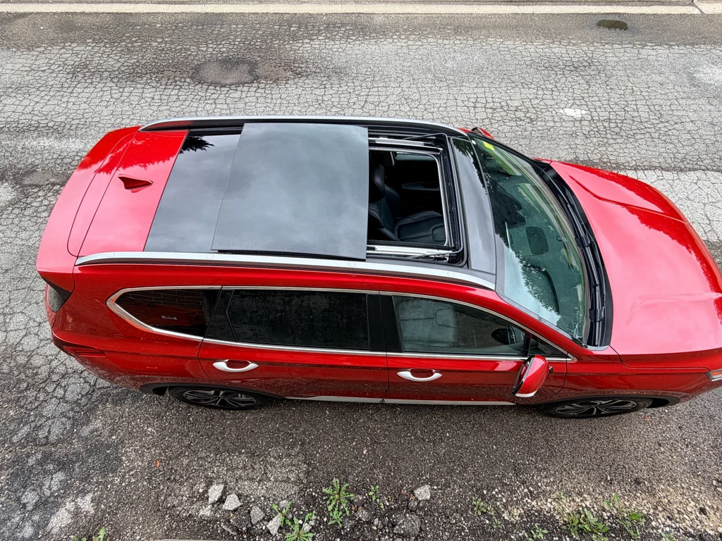 Used 2019 Scarlet Red Hyundai Ultimate image 9