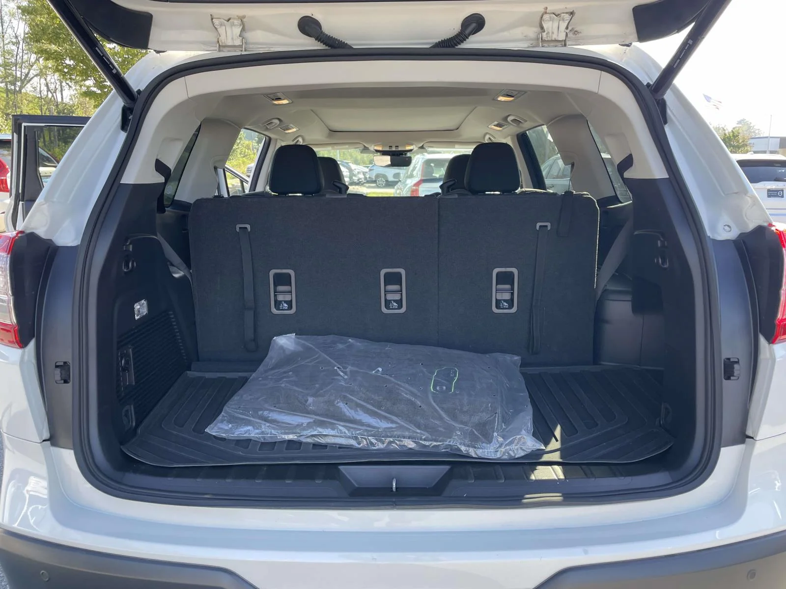 Used 2024 Crystal White Pearl Subaru Onyx Edition image 30