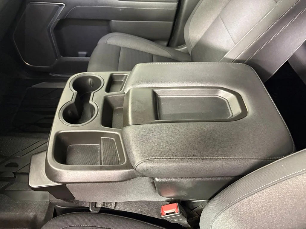 Used 2022 White Chevrolet LT image 32
