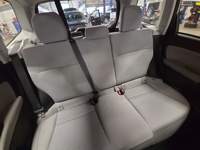Used 2018 Silver Subaru 2.5i image 22