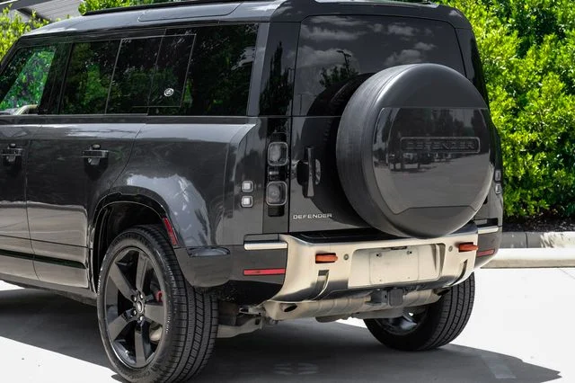 Used 2024 Santorini Black Metallic Land Rover X image 15