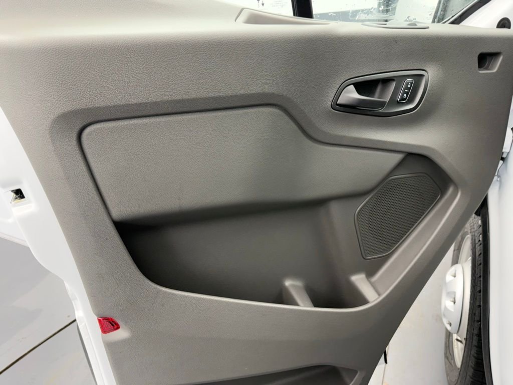 New 2026 Oxford White Ford Cargo Van image 22