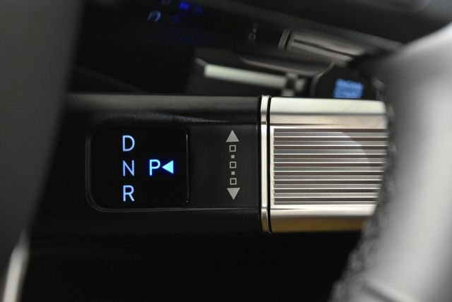 New 2027 Gray Hyundai SE AWD image 19