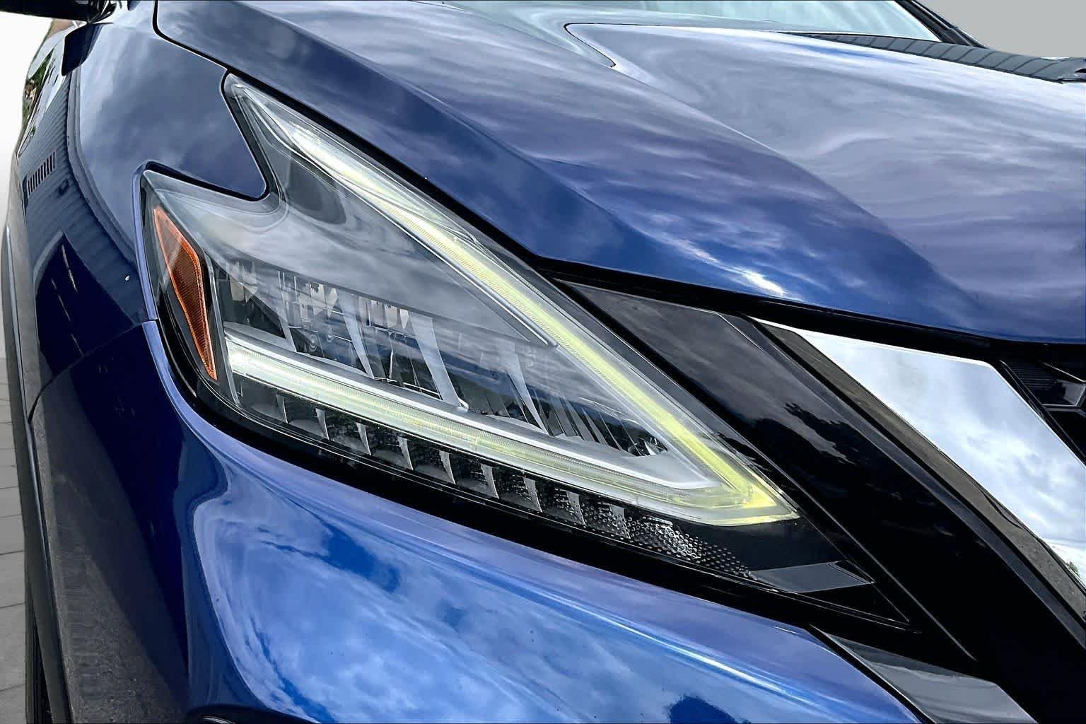 Used 2019 Deep Blue Pearl Nissan S image 26