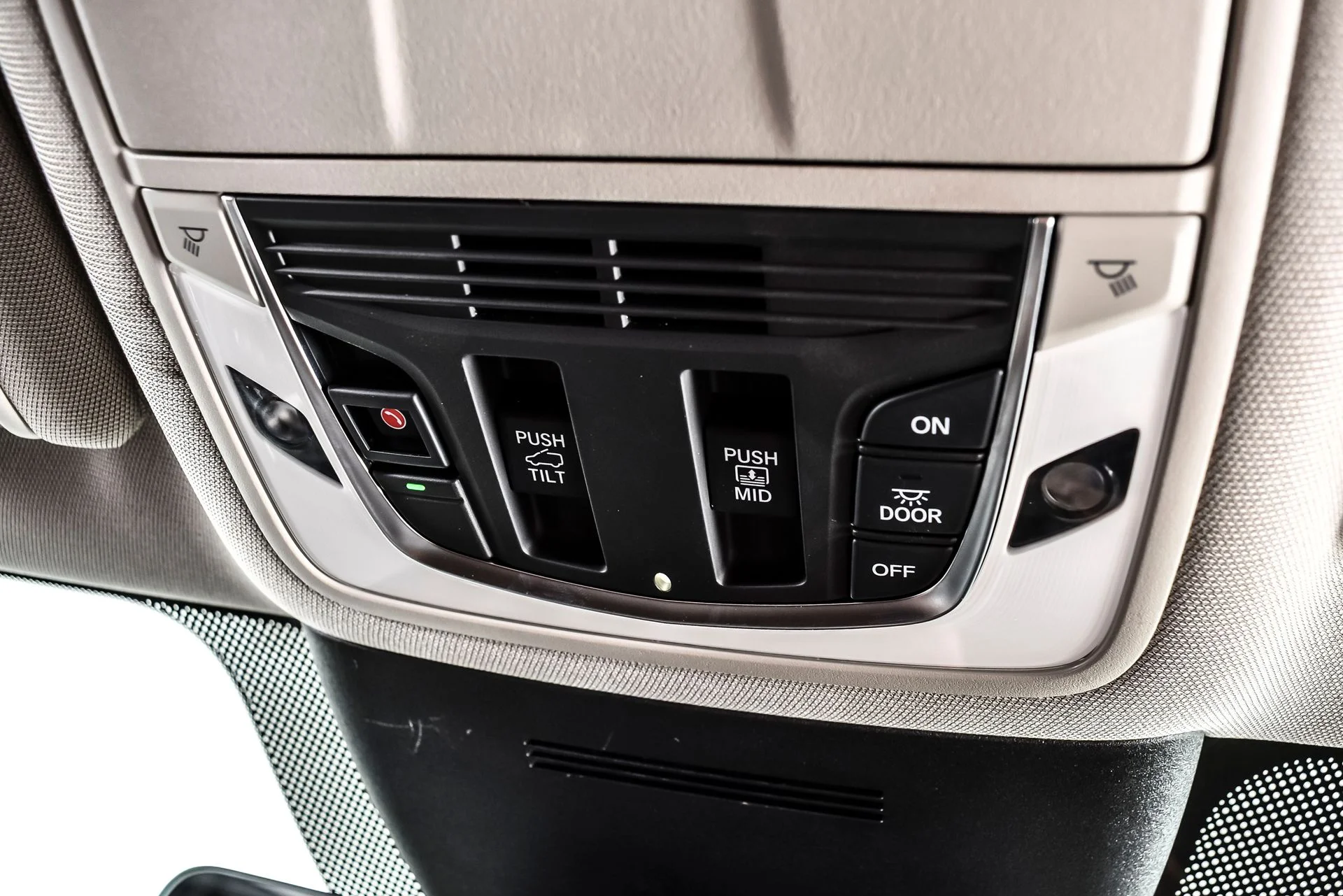Used 2025 Majestic Black Pearl Acura Technology Package image 25