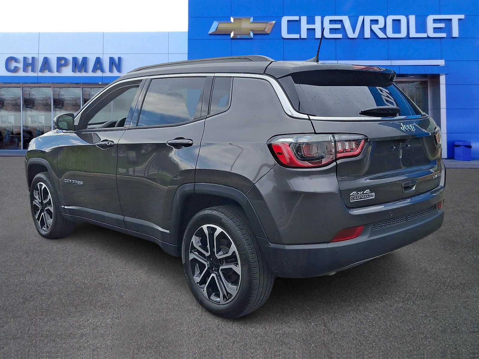 Used 2024 GRAY Jeep Limited image 4