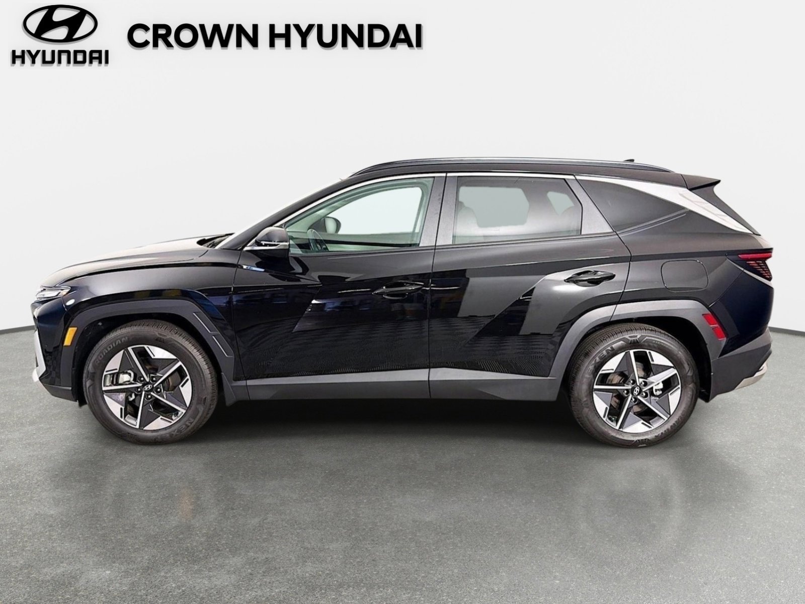 Used 2025 Phantom Black Hyundai SEL Convenience image 8