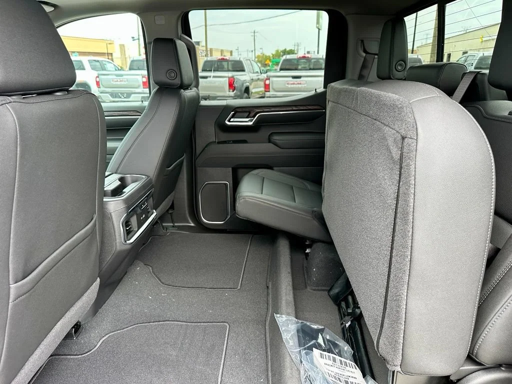 2026 GMC Sierra 1500 SLT - Photo 23