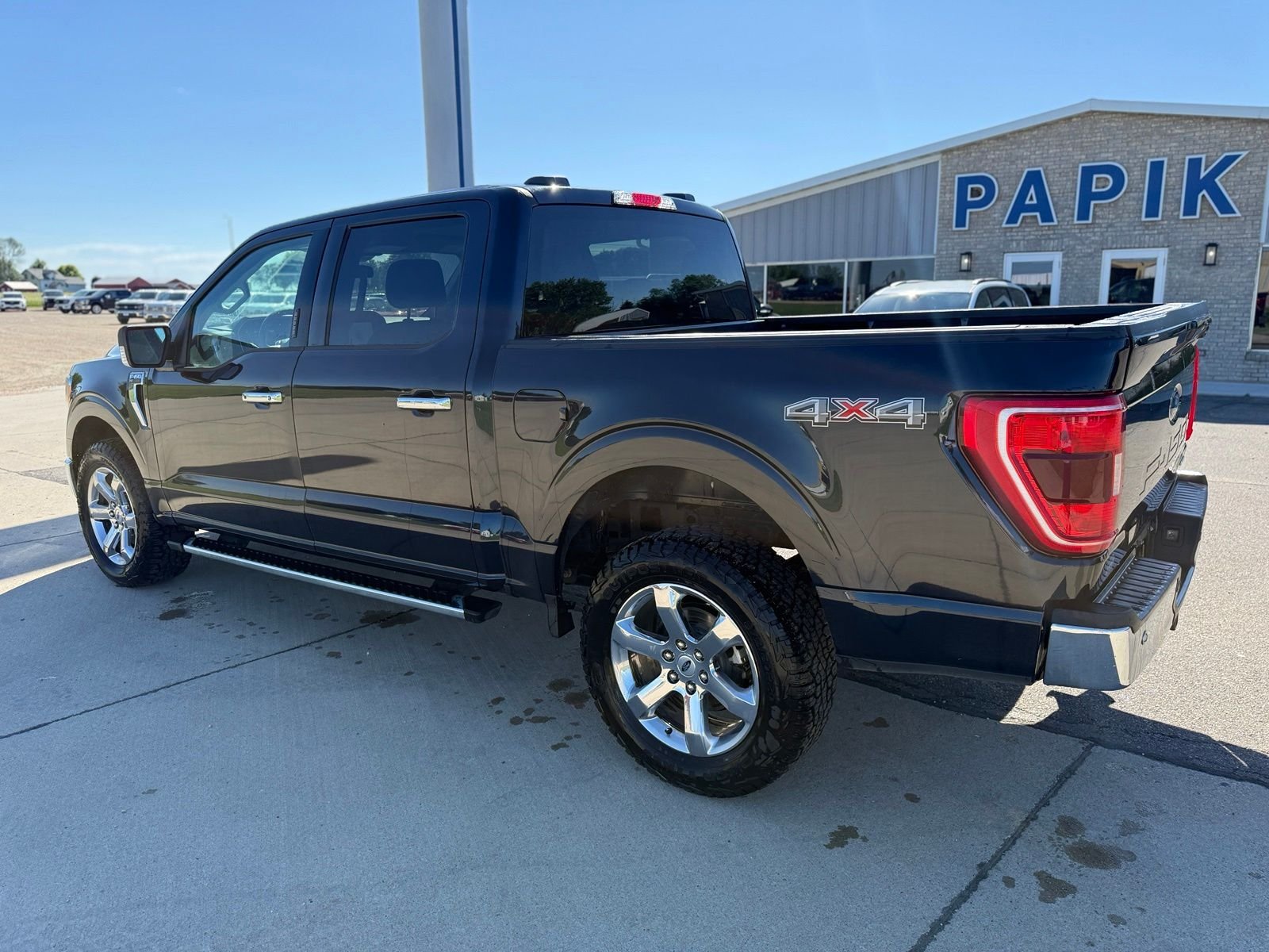Certified Used 2023 Blue Metallic Ford XLT image 5